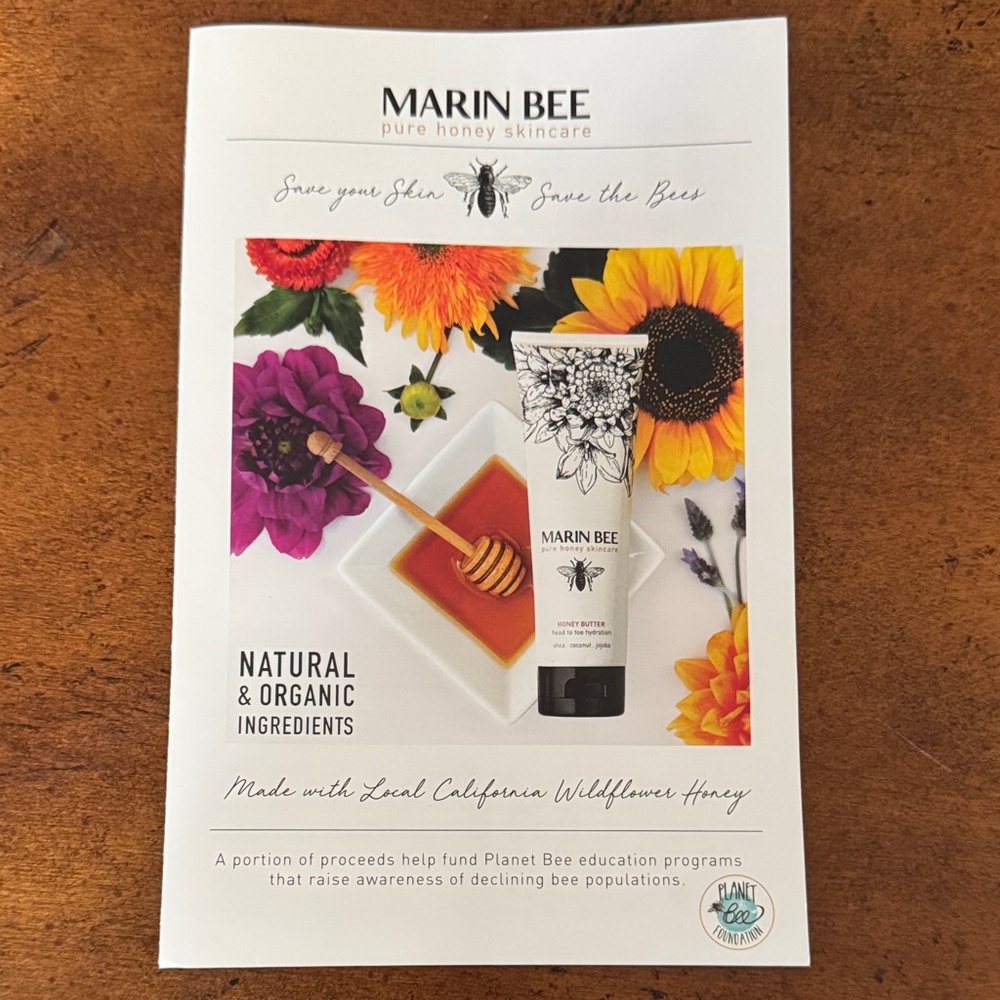 Marin Bee Skincare Set with Floral Design - Picture 6 of 8
